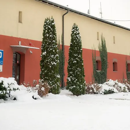 Centrum Edukacyjno-rozwojowe Pawlowice - Bezplatny Parking 3* Βρότσλαβ