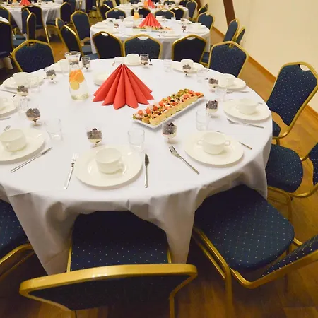 Centrum Edukacyjno-rozwojowe Pawlowice - Bezplatny Parking Hotel