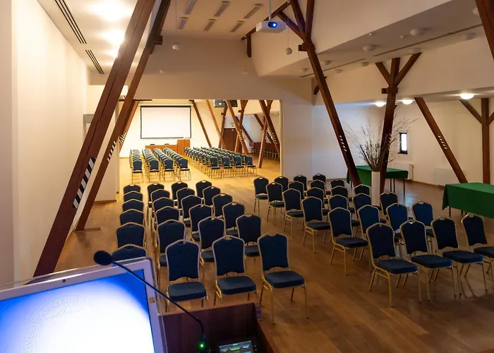 Centrum Edukacyjno-rozwojowe Pawlowice - Bezplatny Parking Вроцлав