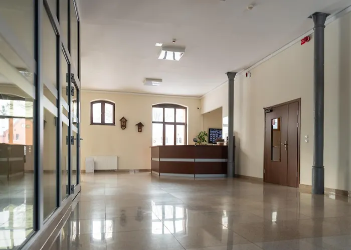 Centrum Edukacyjno-rozwojowe Pawlowice - Bezplatny Parking 3* Вроцлав