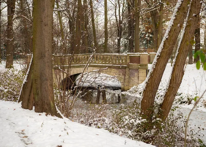 Centrum Edukacyjno-rozwojowe Pawlowice - Bezplatny Parking Вроцлав