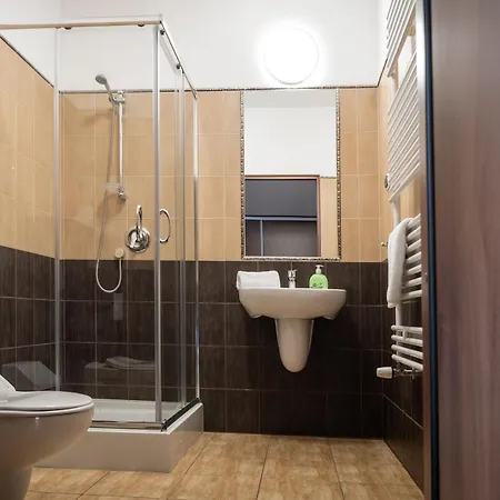 ベッド・アンド・ブレックファスト Centrum Edukacyjno-rozwojowe Pawlowice - Bezplatny Parking ヴロツワフ