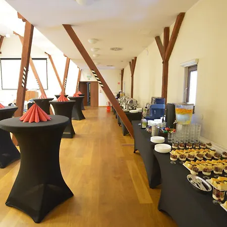 Отель Centrum Edukacyjno-rozwojowe Pawlowice - Bezplatny Parking