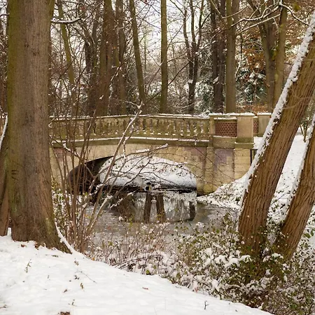 Centrum Edukacyjno-rozwojowe Pawlowice - Bezplatny Parking Вроцлав