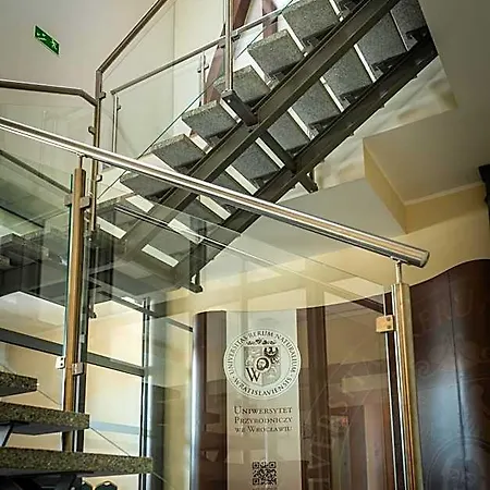 Centrum Edukacyjno-rozwojowe Pawlowice - Bezplatny Parking 3* Wrocław