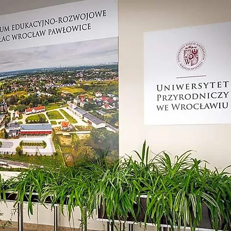 Centrum Edukacyjno-rozwojowe Pawlowice - Bezplatny Parking Wrocław