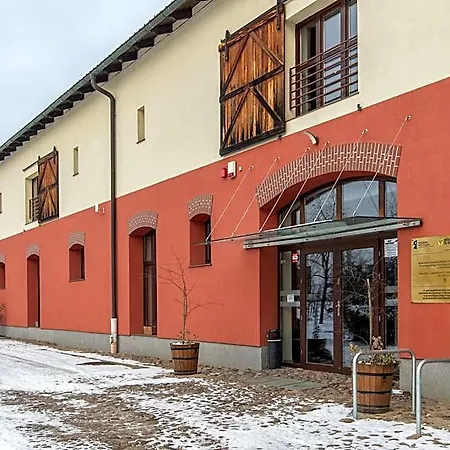 Centrum Edukacyjno-rozwojowe Pawlowice - Bezplatny Parking Bed & Breakfast Wrocław