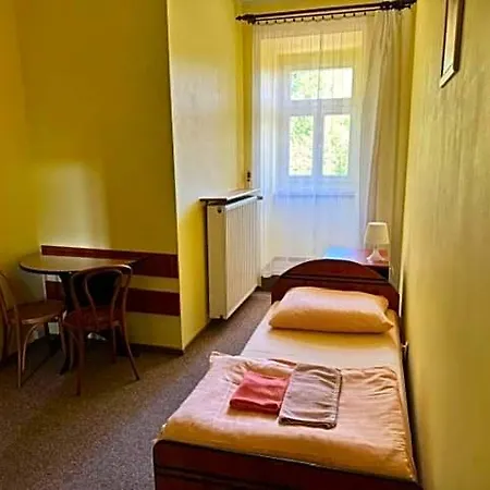 Centrum Edukacyjno-rozwojowe Pawlowice - Bezplatny Parking Bed & Breakfast