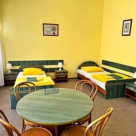Centrum Edukacyjno-rozwojowe Pawlowice - Bezplatny Parking 3* Wrocław