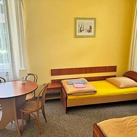 Centrum Edukacyjno-rozwojowe Pawlowice - Bezplatny Parking Bed & Breakfast Wrocław