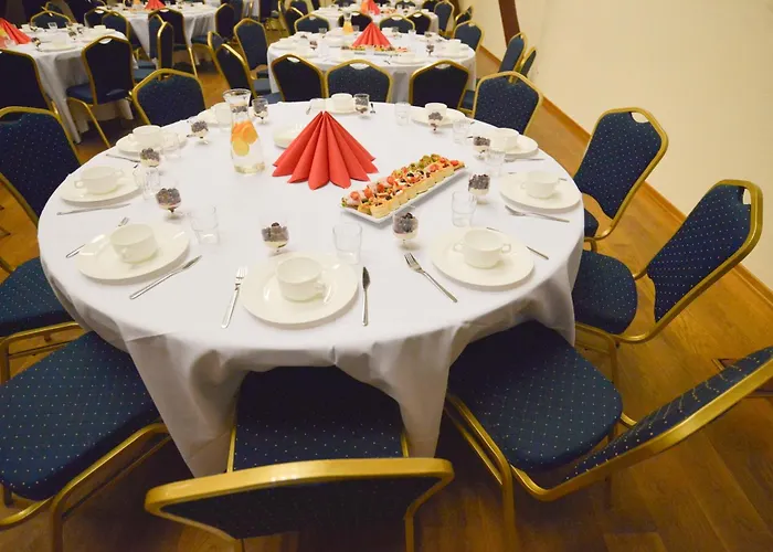 Centrum Edukacyjno-rozwojowe Pawlowice - Bezplatny Parking Готель типу 